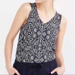 NWOT Reitmans navy and white printed camis…